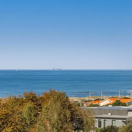 Blue Breeze | Pool View, Gym & Balcony * Espinho (Aveiro)