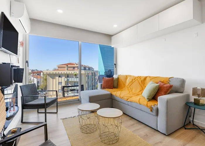 Appartement Blue Breeze | Pool View, Gym & Balcony