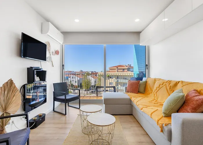 Blue Breeze Espinho | Pool View, Gym & Balcony エスピーニョ