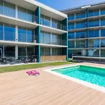 Blue Breeze | Pool View, Gym & Balcony * Espinho (Aveiro)