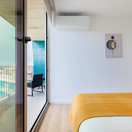 1br Sunny Vibes With Pool Апартаменты *