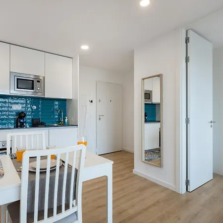 Apartman 1br Sunny Vibes With Pool Espinho
