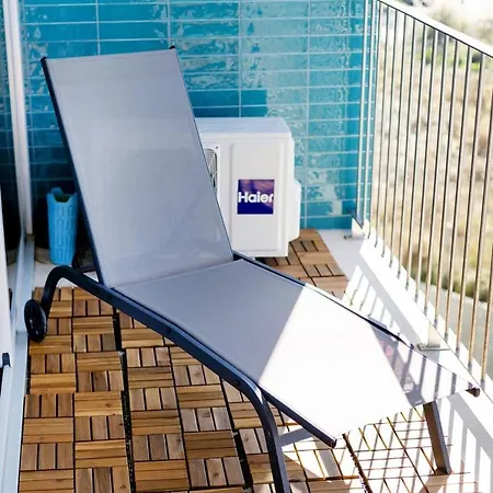 Blue Breeze | Pool View, Gym & Balcony *