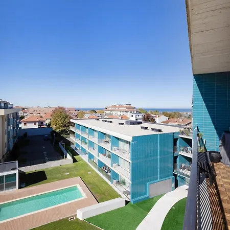 アパート Blue Breeze | Pool View, Gym & Balcony