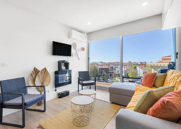 דירה Blue Breeze | Pool View, Gym & Balcony אספיניו