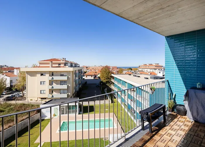 公寓 Blue Breeze | Pool View, Gym & Balcony 埃斯平霍