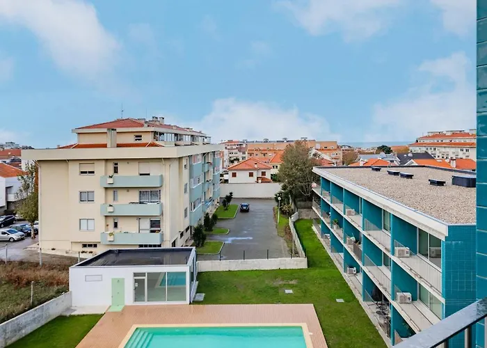 Apartamento Blue Breeze | Pool View, Gym & Balcony *