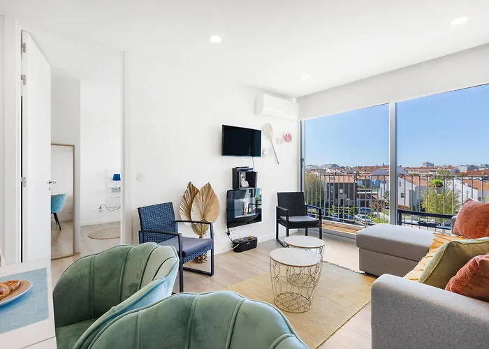 Blue Breeze | Pool View, Gym & Balcony Apartamento *