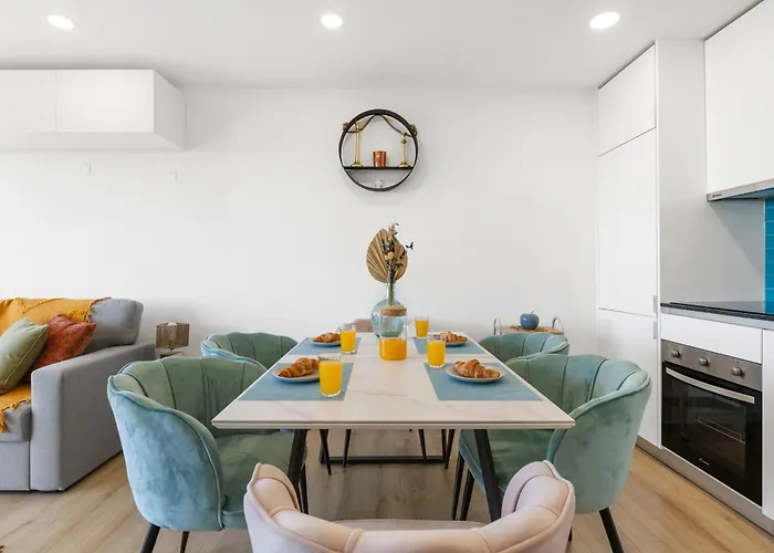 Blue Breeze | Pool View, Gym & Balcony 公寓 *