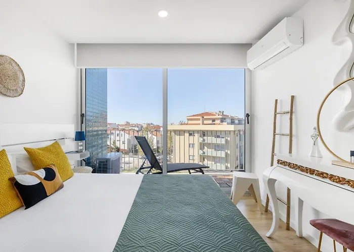 Blue Breeze | Pool View, Gym & Balcony Apartamento *