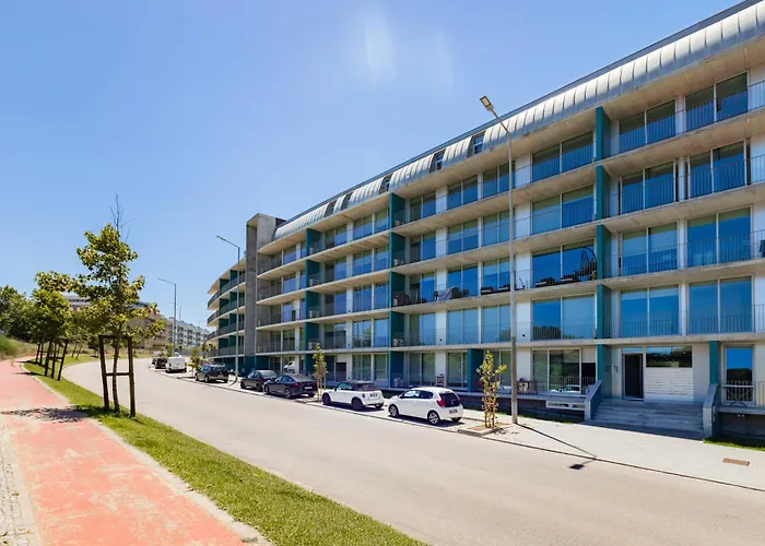 דירה Blue Breeze | Pool View, Gym & Balcony