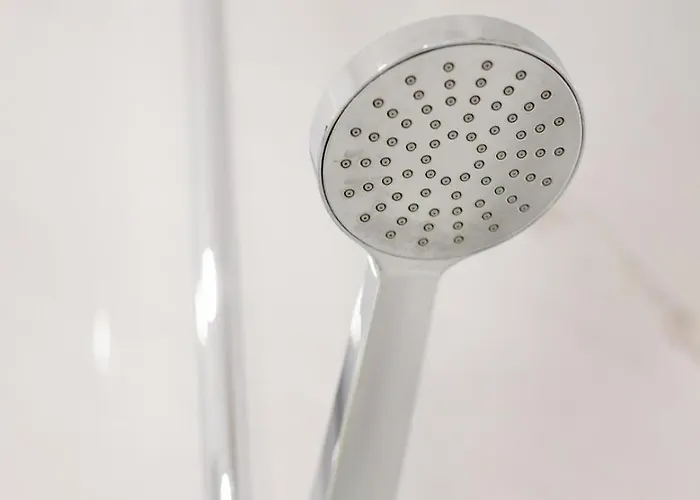 דירה Blue Breeze | Pool View, Gym & Balcony אספיניו